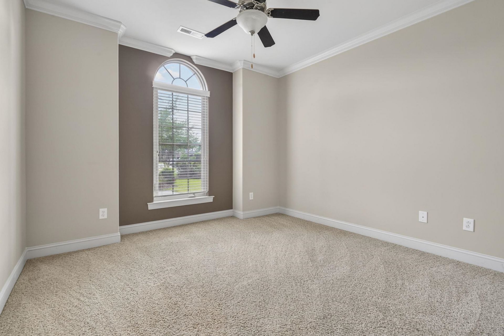 9060 Abingdon Dr. Photo 17