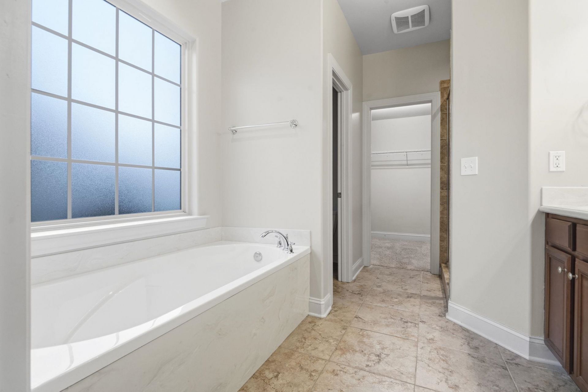 9060 Abingdon Dr. Photo 24