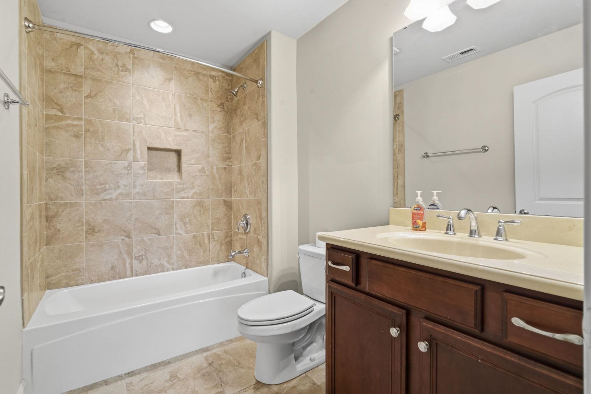 9060 Abingdon Dr. Photo 30