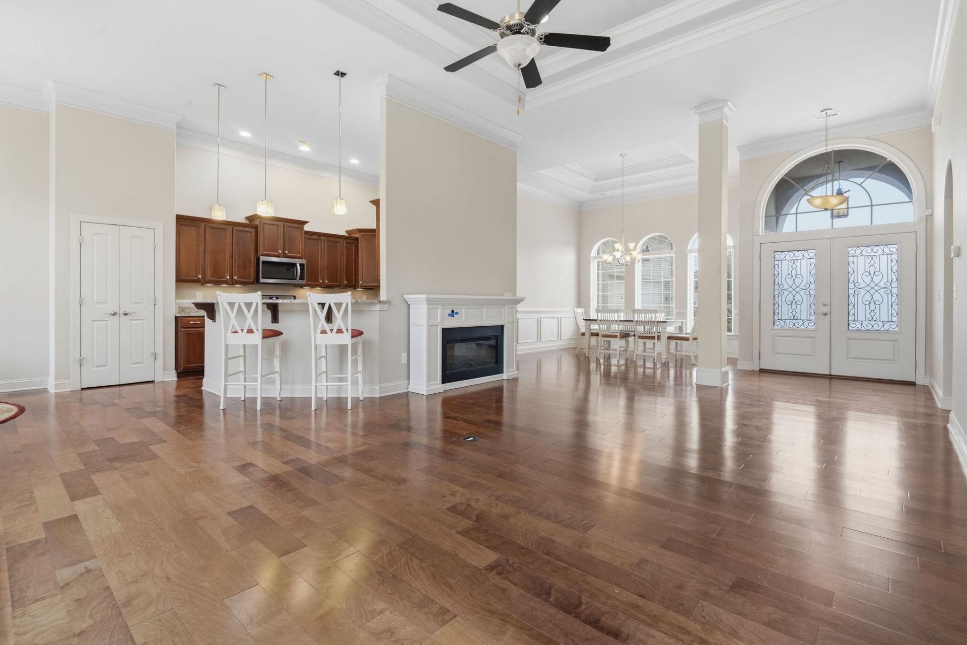 9060 Abingdon Dr. Photo 32