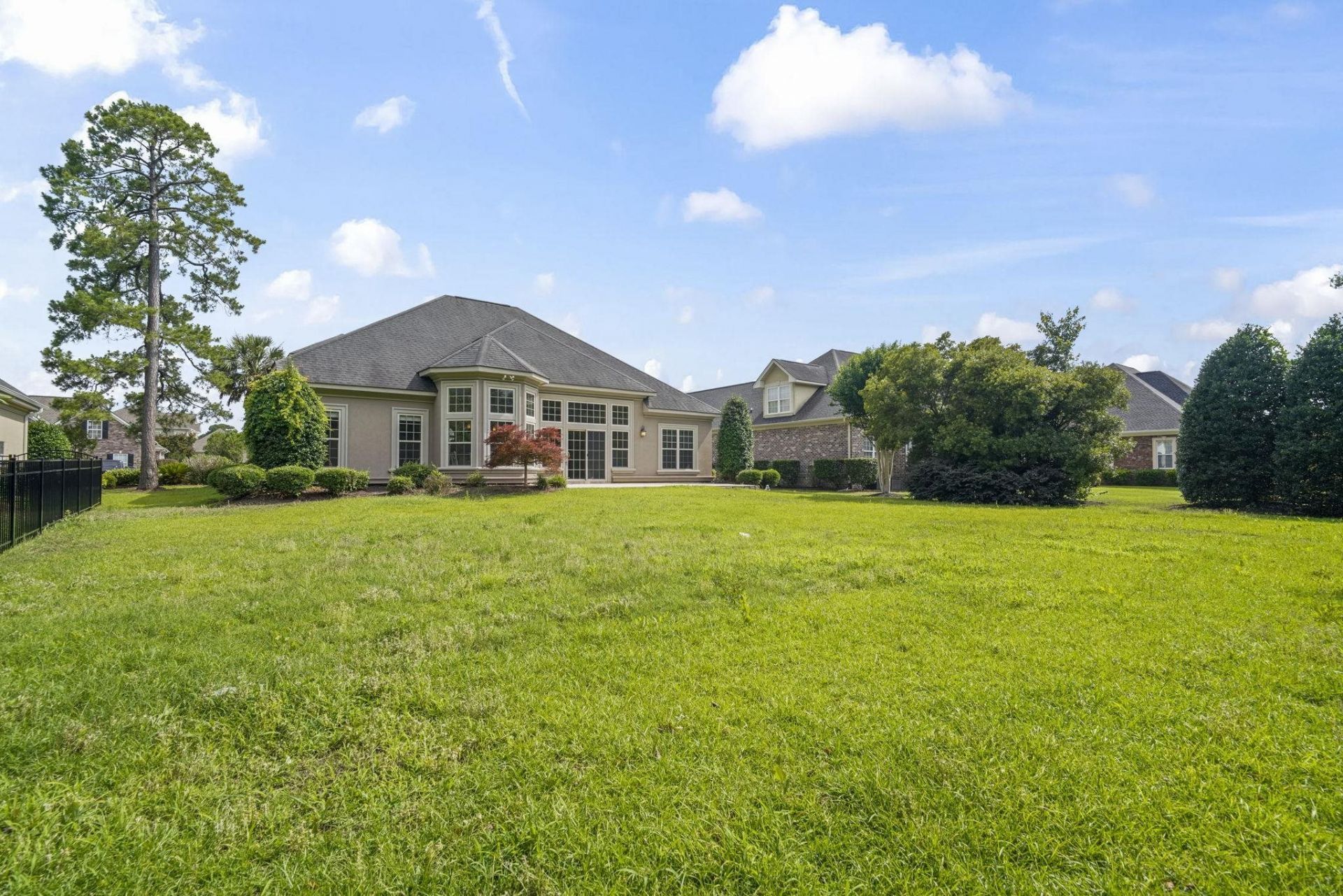 9060 Abingdon Dr. Photo 35
