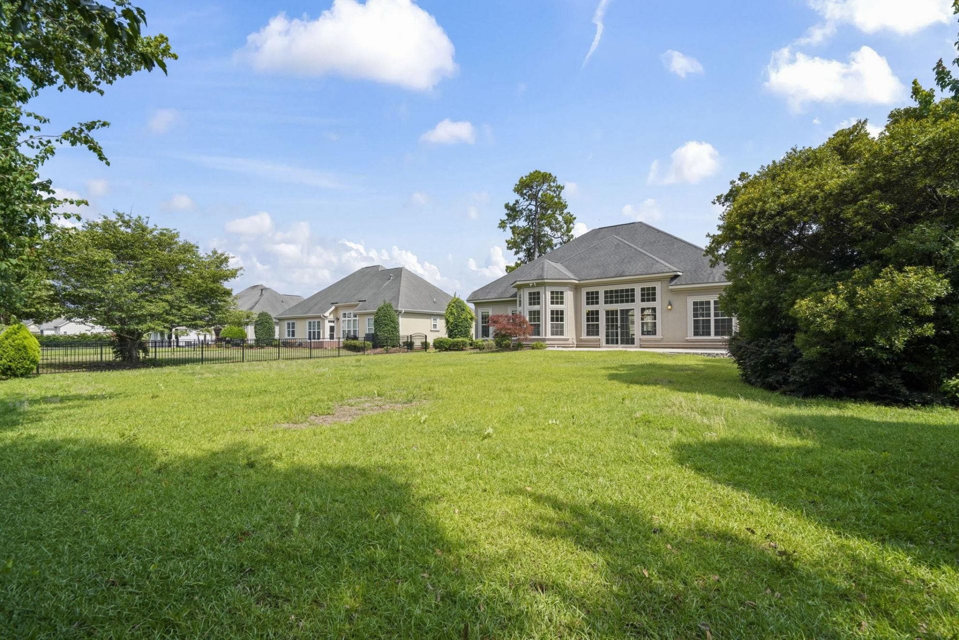 9060 Abingdon Dr. Photo 36