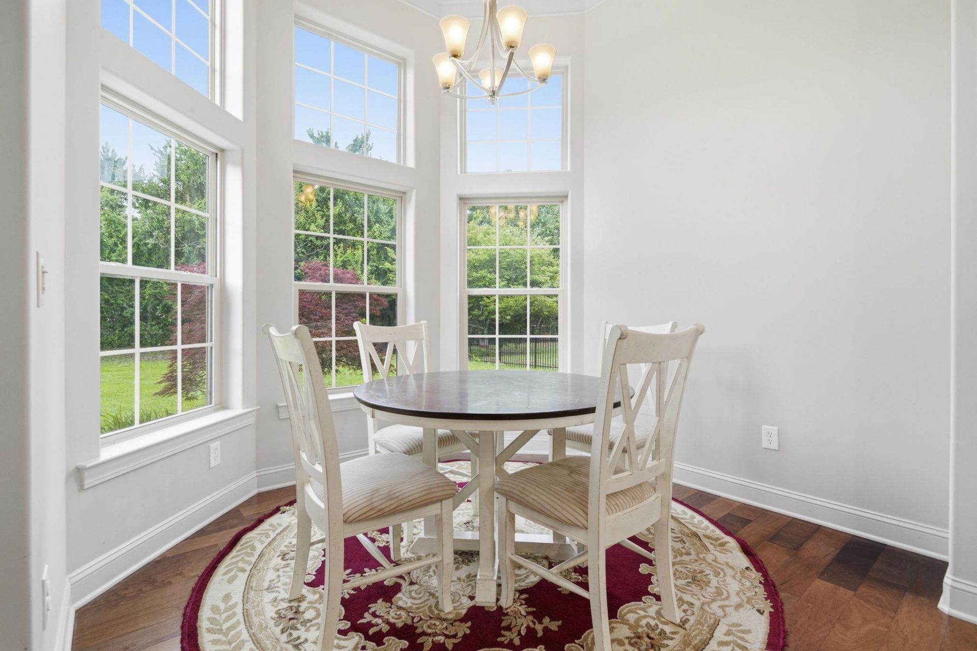 9060 Abingdon Dr. Photo 6