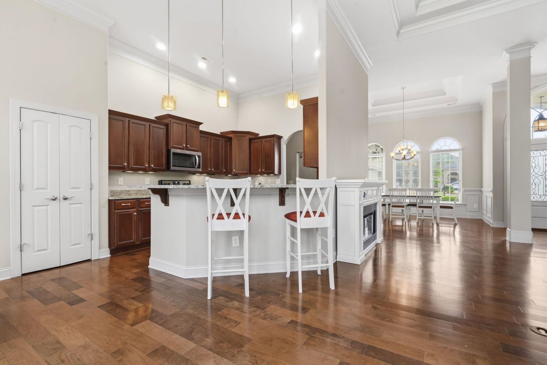 9060 Abingdon Dr. Photo 8