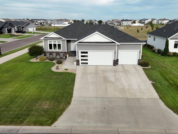 6464 59th Avenue S, Fargo, ND 58104