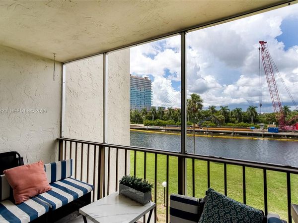 601 Three Islands Blvd , Unit 304, Hallandale Beach, FL 33009