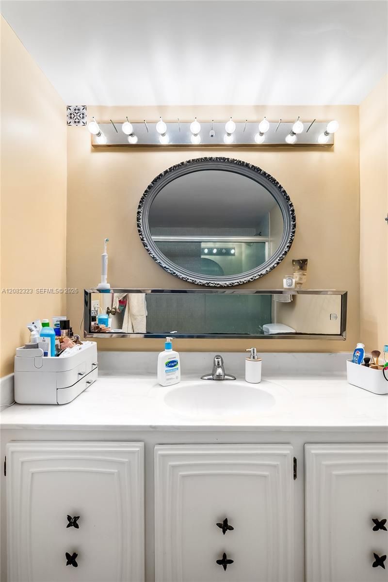 601 Three Islands Blvd , Unit 304, Hallandale Beach, FL 33009 Photo