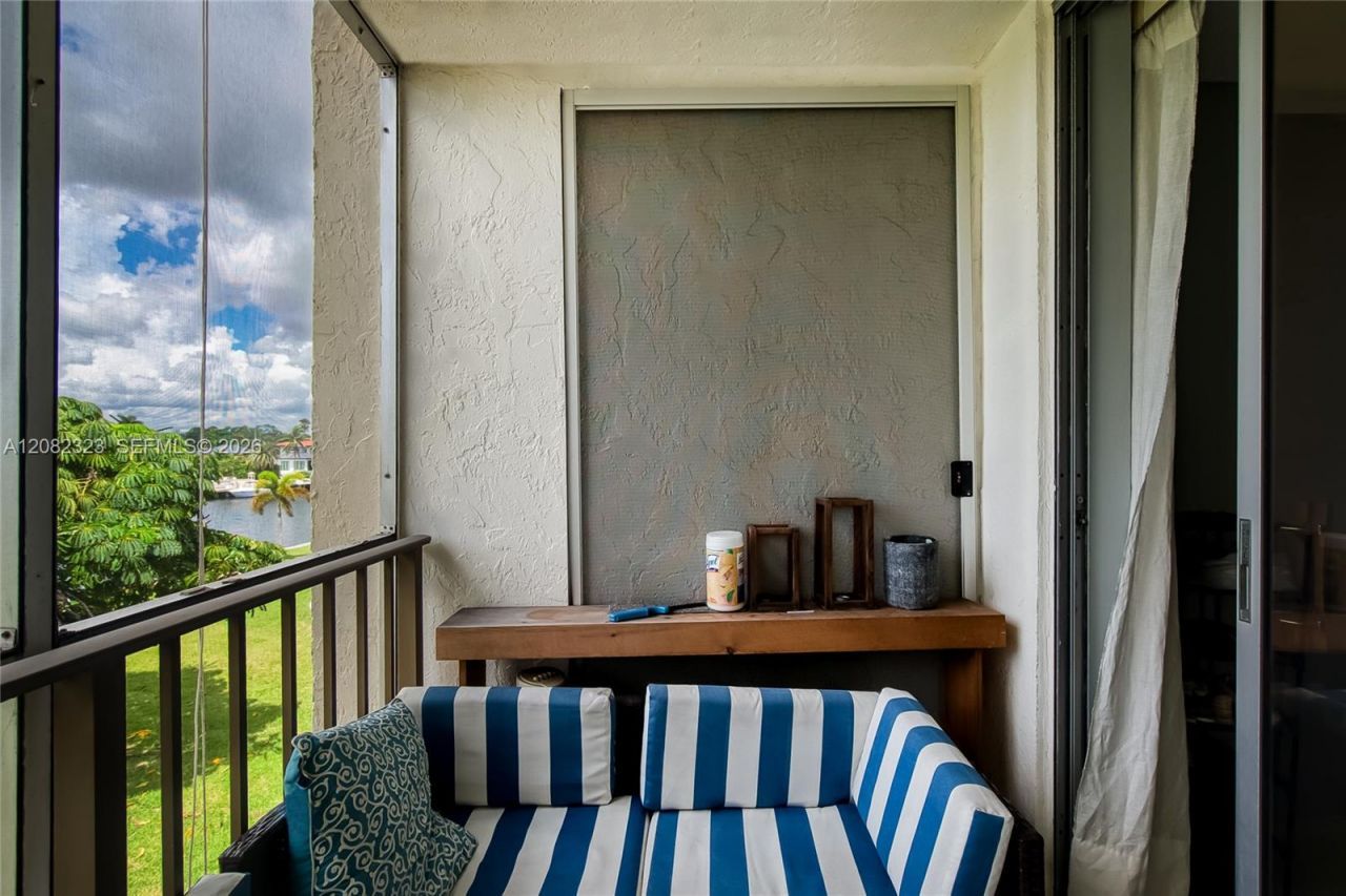 601 Three Islands Blvd , Unit 304, Hallandale Beach, FL 33009 Photo