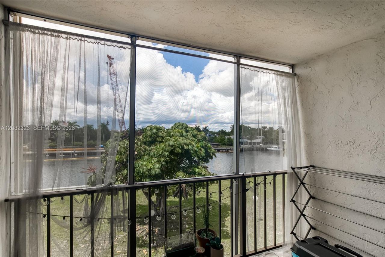 601 Three Islands Blvd , Unit 304, Hallandale Beach, FL 33009 Photo