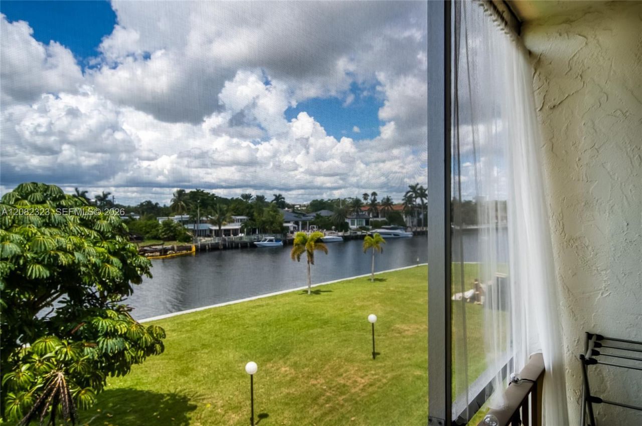 601 Three Islands Blvd , Unit 304, Hallandale Beach, FL 33009 Photo