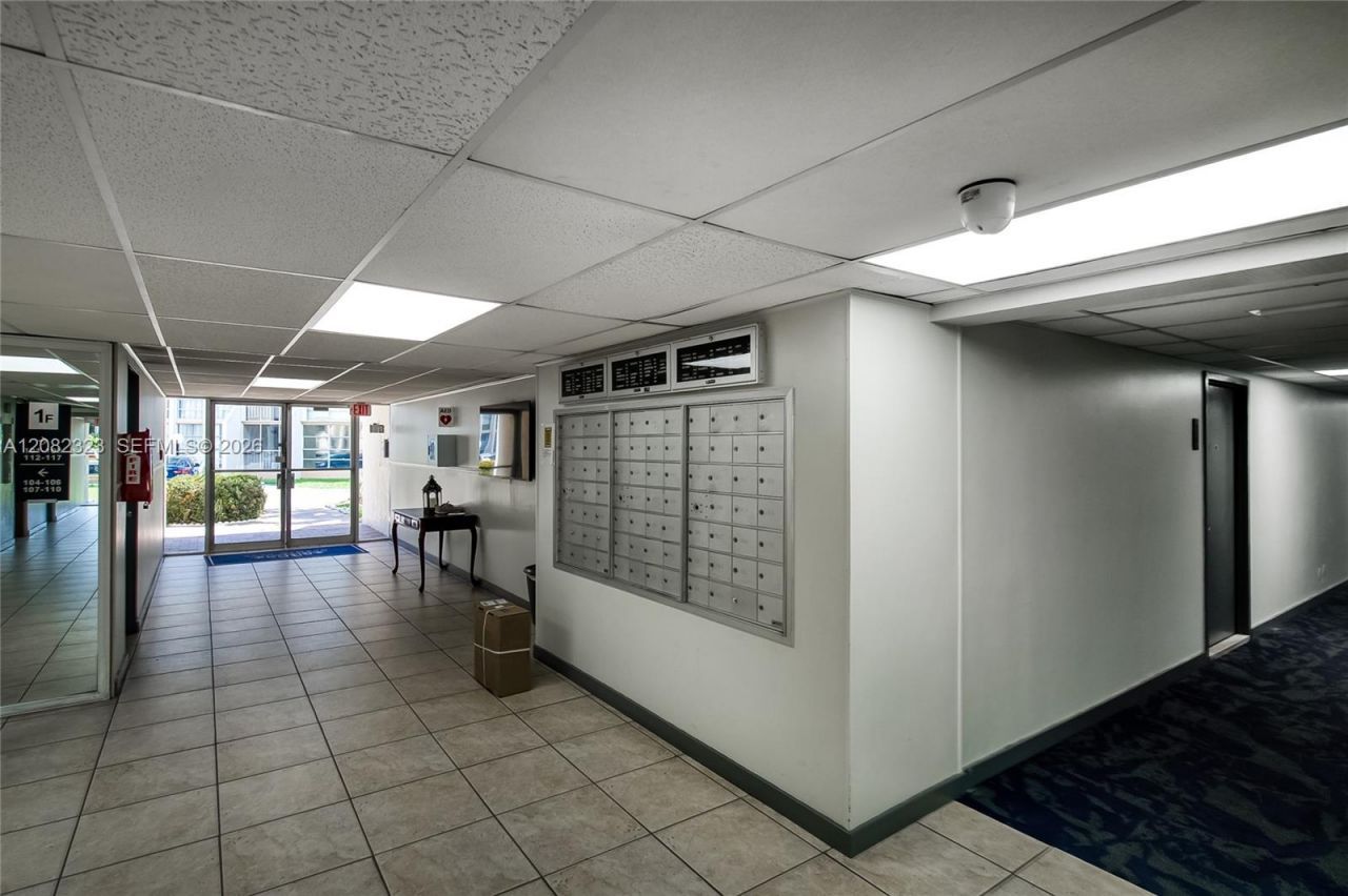 601 Three Islands Blvd , Unit 304, Hallandale Beach, FL 33009 Photo