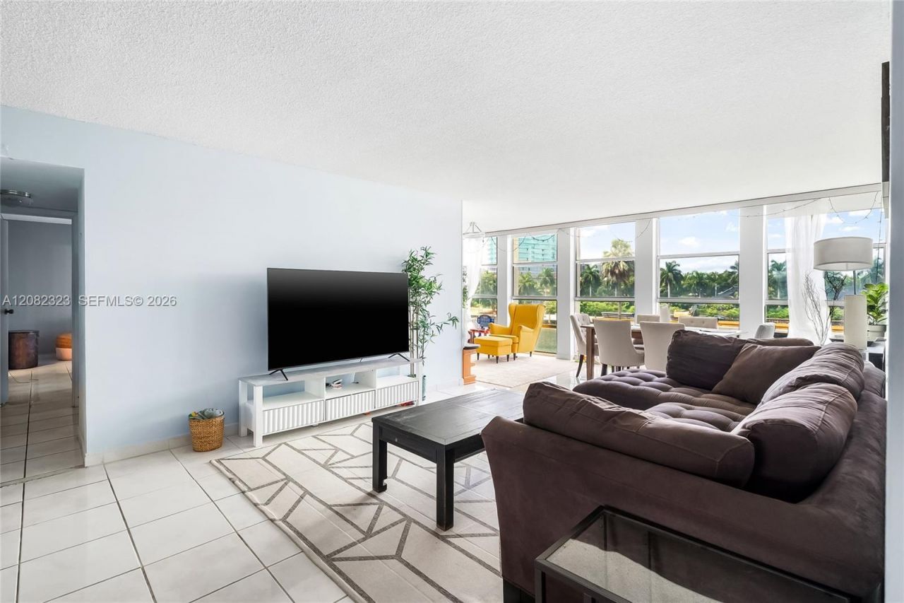 601 Three Islands Blvd , Unit 304, Hallandale Beach, FL 33009 Photo