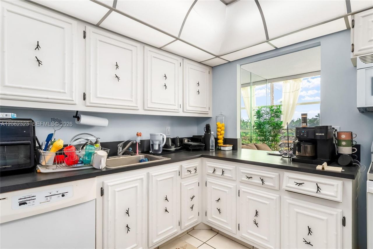 601 Three Islands Blvd , Unit 304, Hallandale Beach, FL 33009 Photo