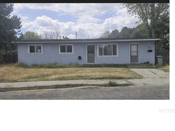 413 N 4th W, Mountain Home, ID 83647