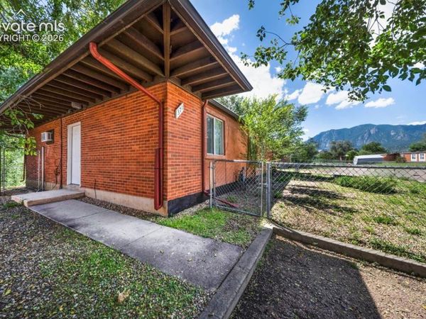 369 S Greensboro Street, Colorado Springs, CO 80906