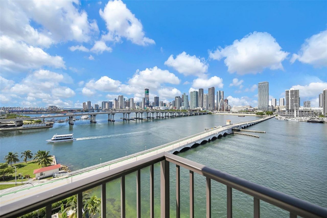 801 N Venetian Dr, Unit 1208, Miami, FL 33139 Photo