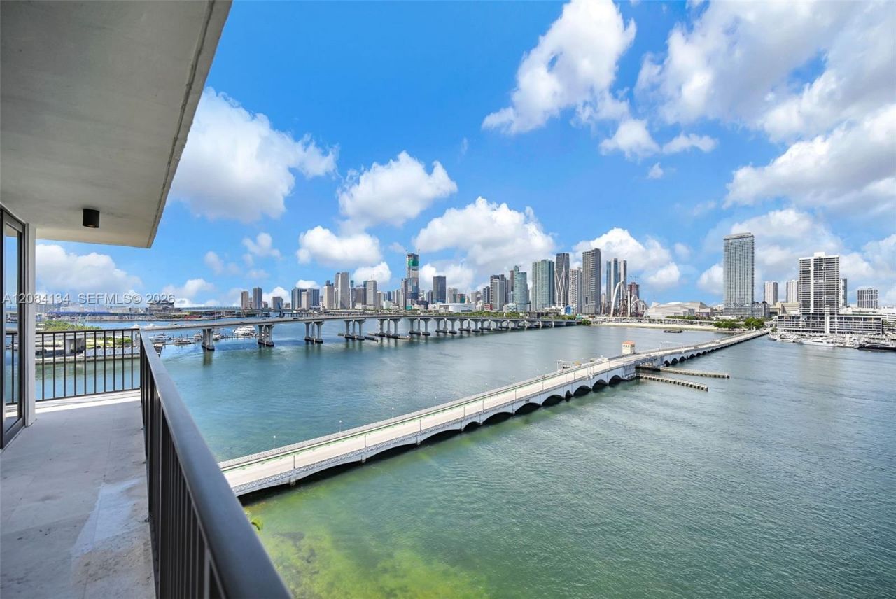 801 N Venetian Dr, Unit 1208, Miami, FL 33139 Photo