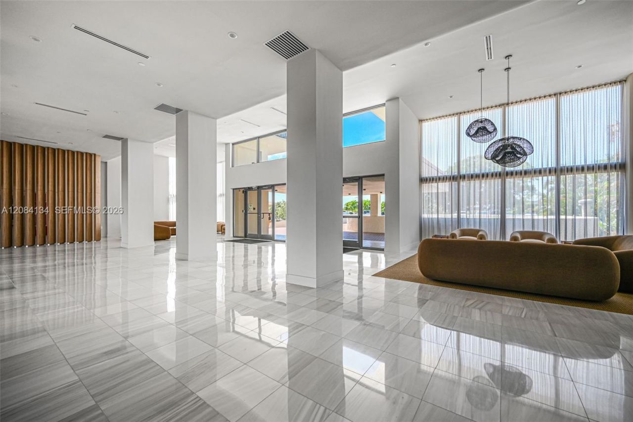 801 N Venetian Dr, Unit 1208, Miami, FL 33139 Photo