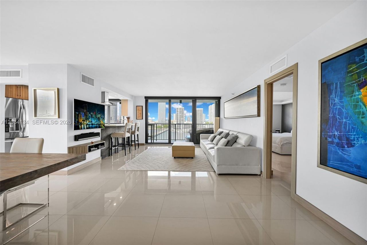 801 N Venetian Dr, Unit 1208, Miami, FL 33139 Photo