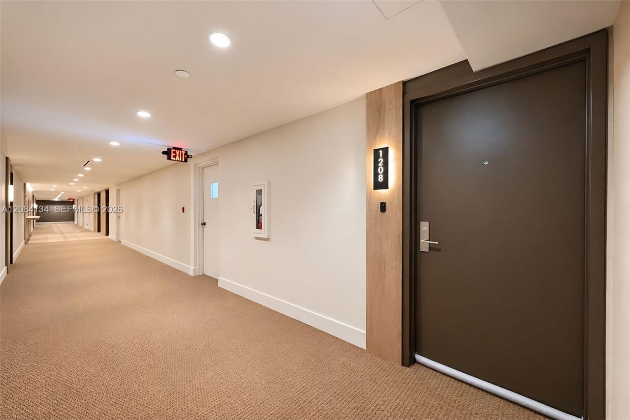 801 N Venetian Dr, Unit 1208, Miami, FL 33139 Photo