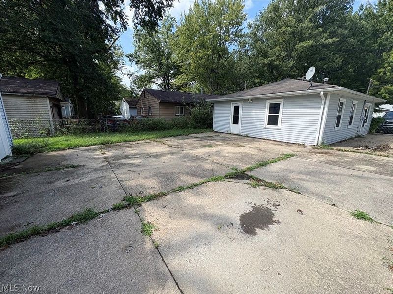 625 Delaware Avenue , Elyria, OH 44035 Photo 13