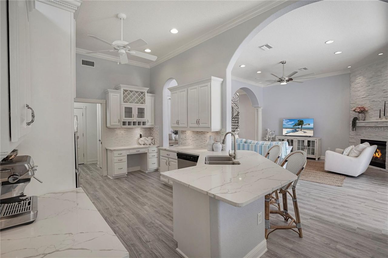 1650 Assisi Drive, Unit 16, Sarasota, FL 34231 Photo