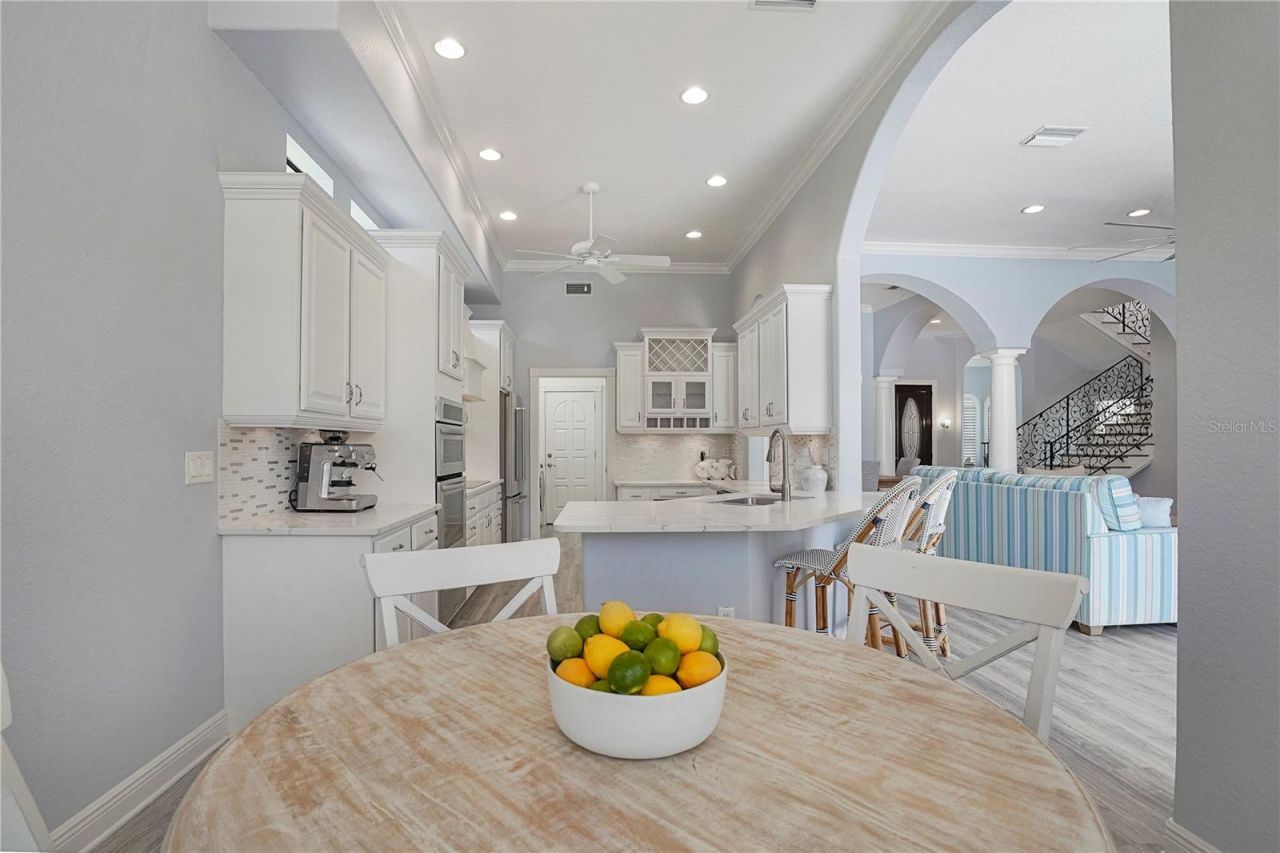 1650 Assisi Drive, Unit 16, Sarasota, FL 34231 Photo