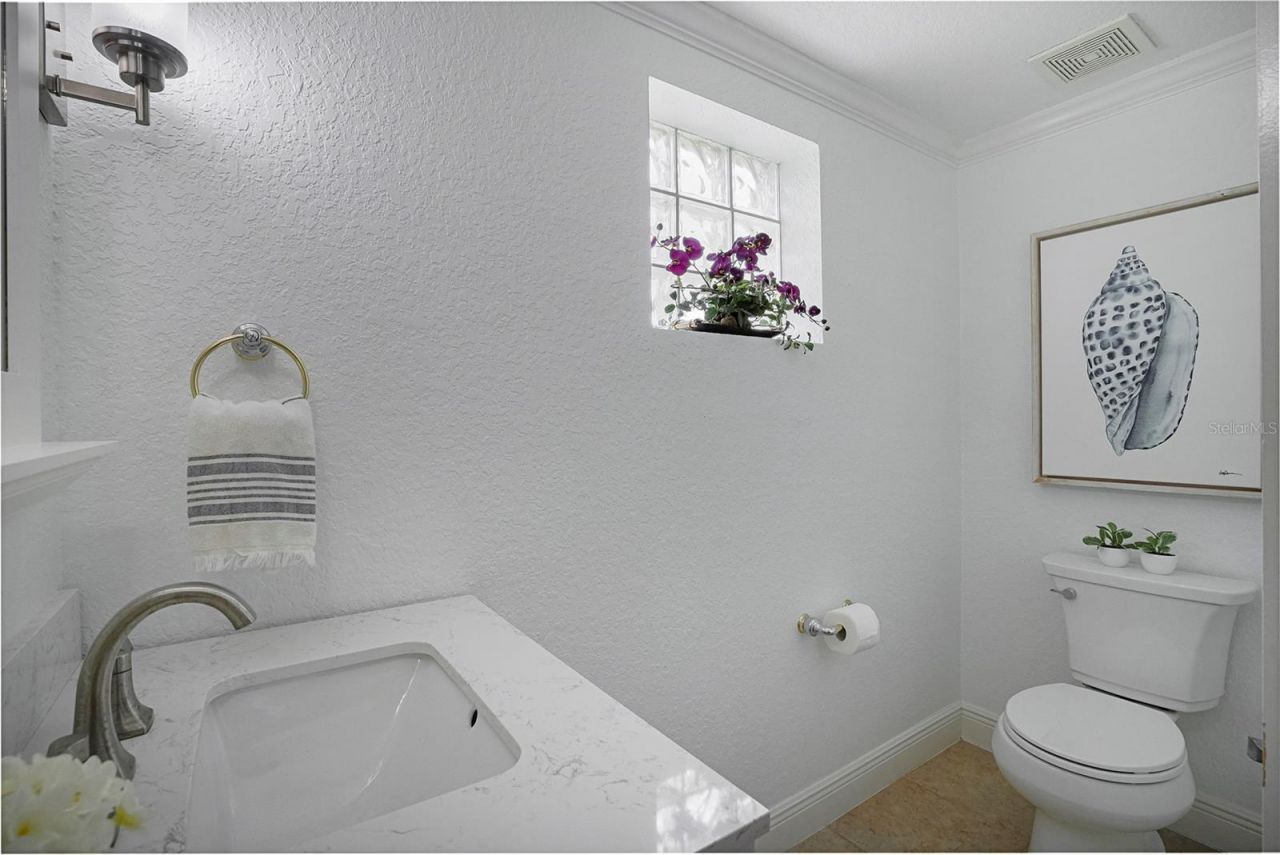 1650 Assisi Drive, Unit 16, Sarasota, FL 34231 Photo