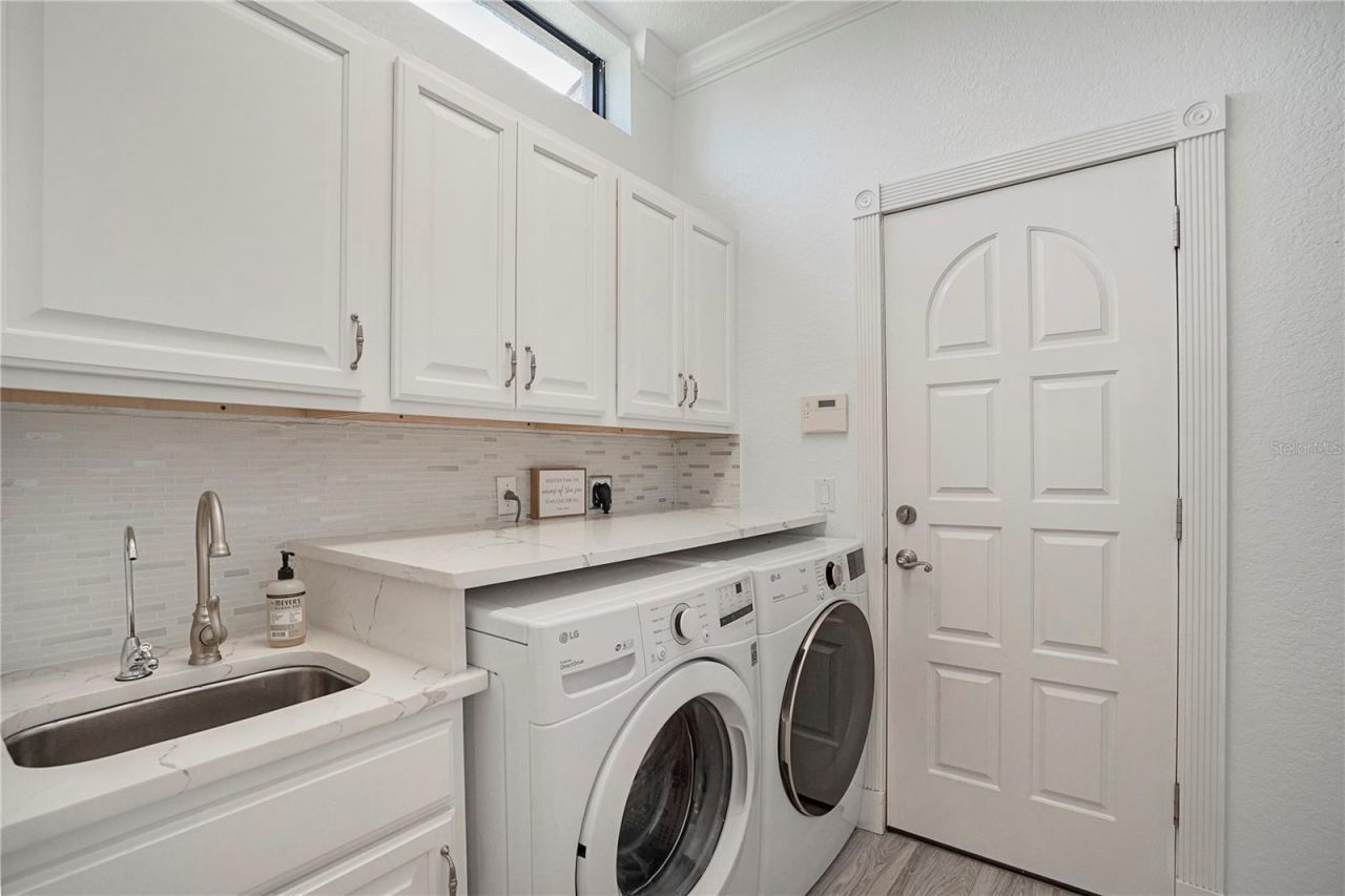 1650 Assisi Drive, Unit 16, Sarasota, FL 34231 Photo