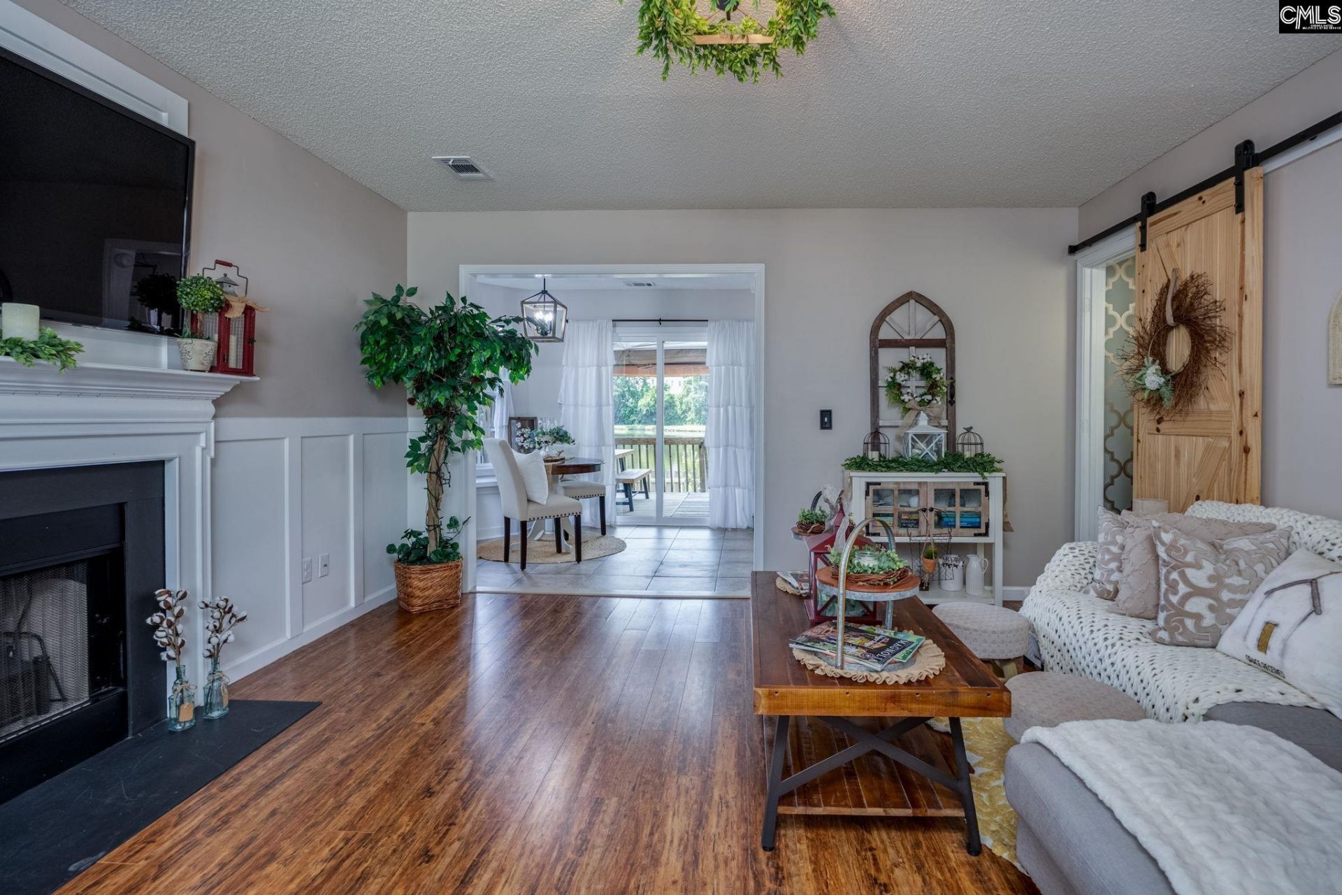215 Village Walk Photo 5