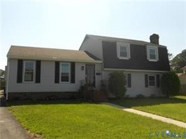 212 Greenwood Drive , Petersburg, VA 23805