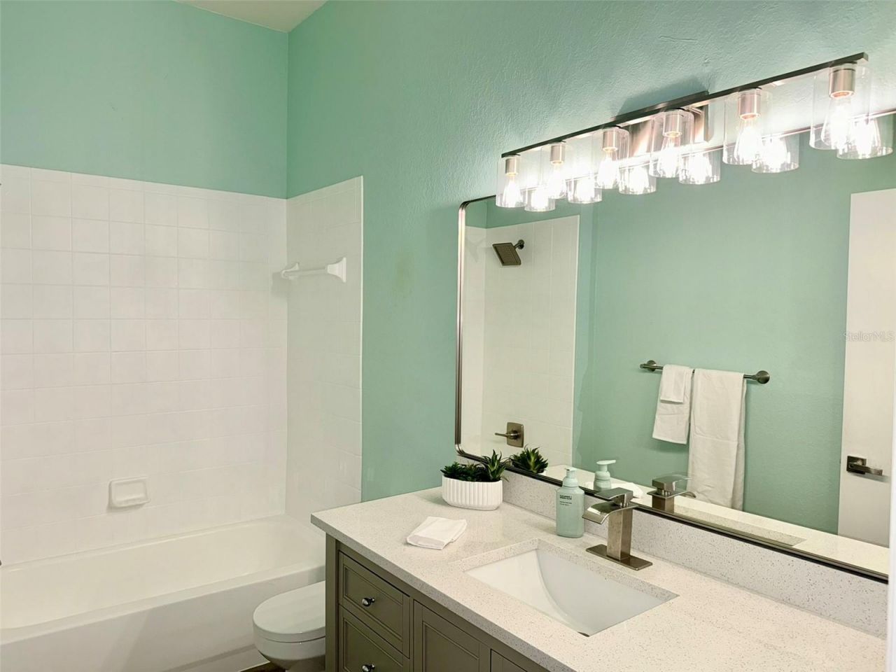 5152 Northridge Road, Unit 302, Sarasota, FL 34238 Photo