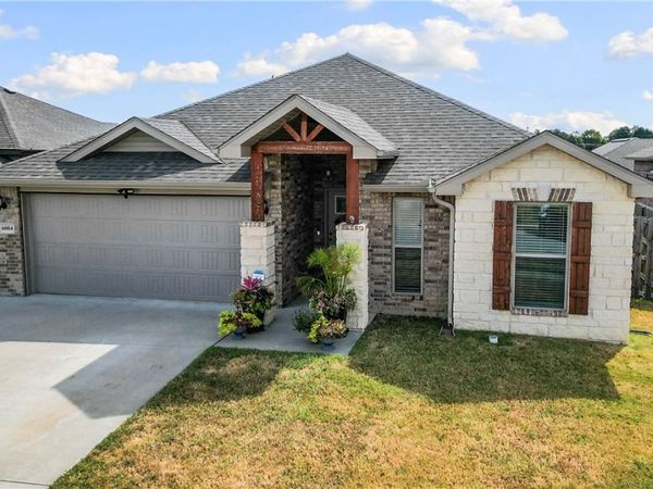 6004 NW Ettie May Street, Bentonville, AR 72713