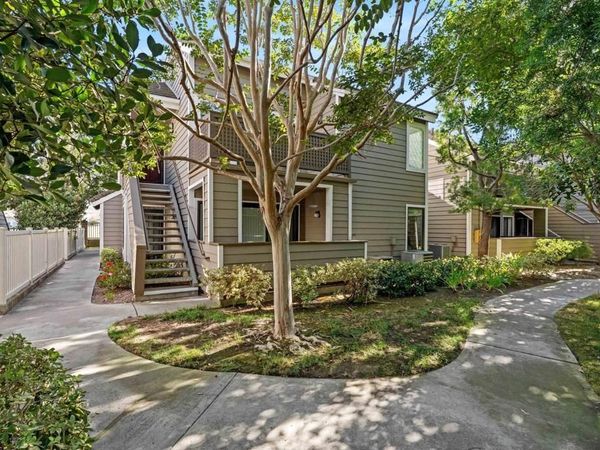 1083 Shadowridge Drive, Unit 100, Vista, CA 92083
