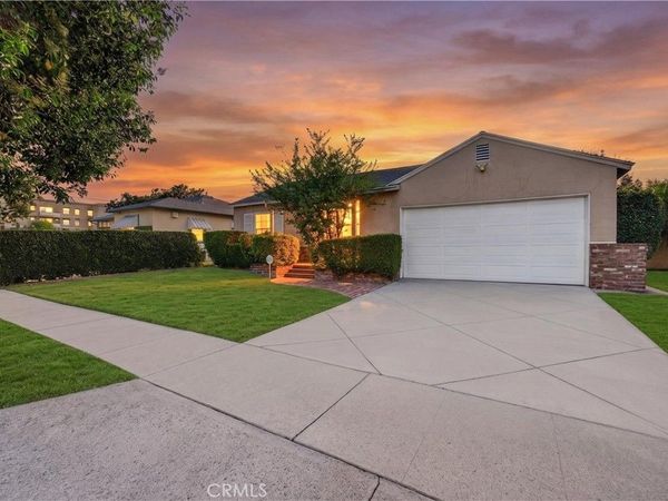 6724 De Celis Place, Lake Balboa, CA 91406