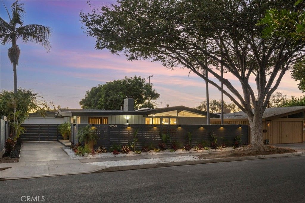 3253 Lees Avenue, Long Beach, CA 90808 Main Photo