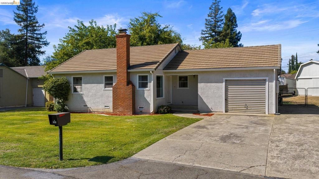 7501 Heather Rd, Fair Oaks, CA 95628 Main Photo