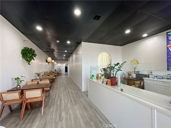 909 W Foothill Boulevard, Claremont, CA 91711