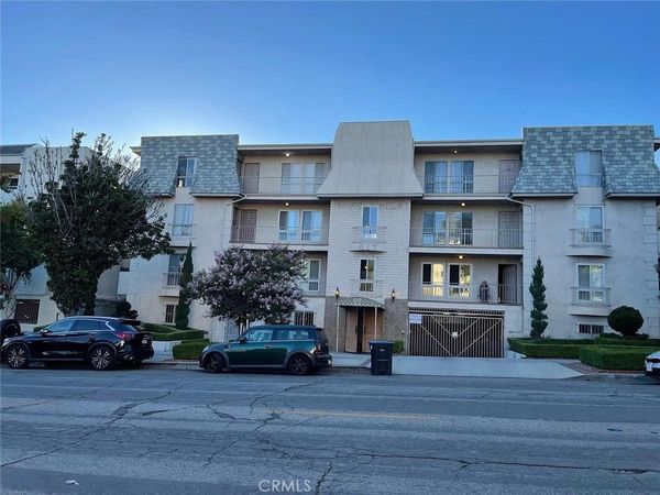 617 E Angeleno, Unit 301, Burbank, CA 91501