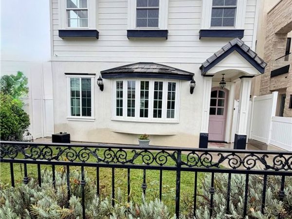 613 Poppy Avenue, Newport Beach, CA 92625