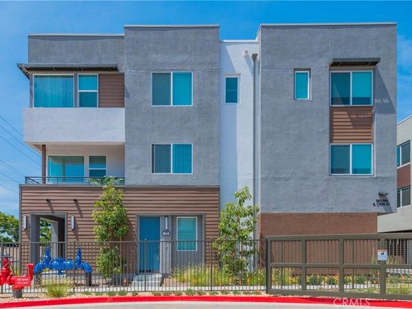 589 S Lyon St, Santa Ana, CA 92705
