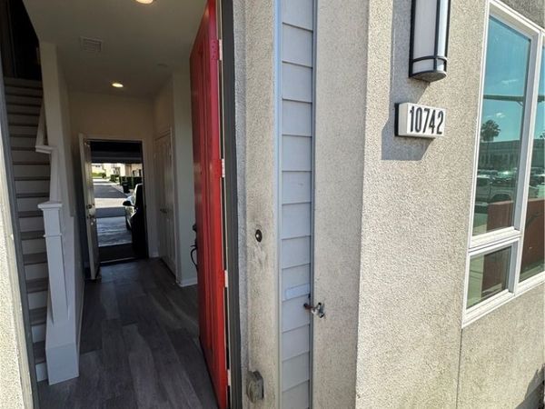 10742 Paramount, Downey, CA 90241