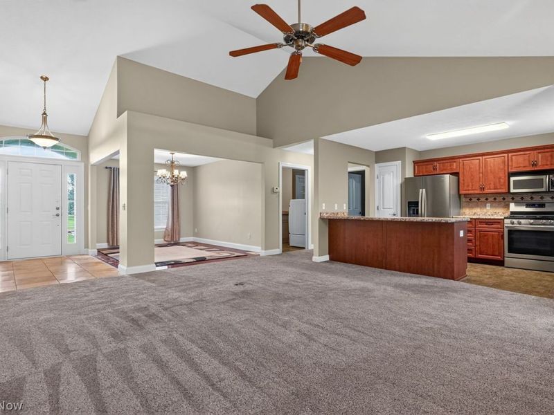 202 Fox Pointe Drive, Chardon, OH 44024 Photo 9
