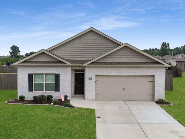 26448 Lochlan Circle, Athens, AL 35613