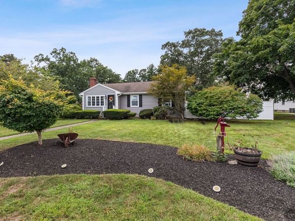55 St Laurent, Seekonk, MA 02771