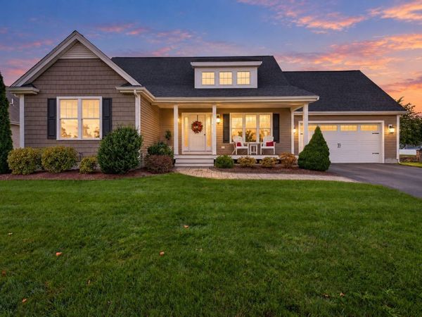 2 Hybrid Dr, Lakeville, MA 02347