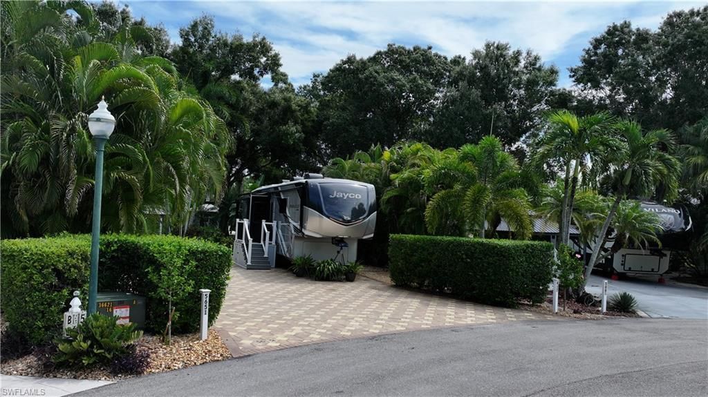 5651 Maplewood Ct , Fort Myers, FL 33905 Photo