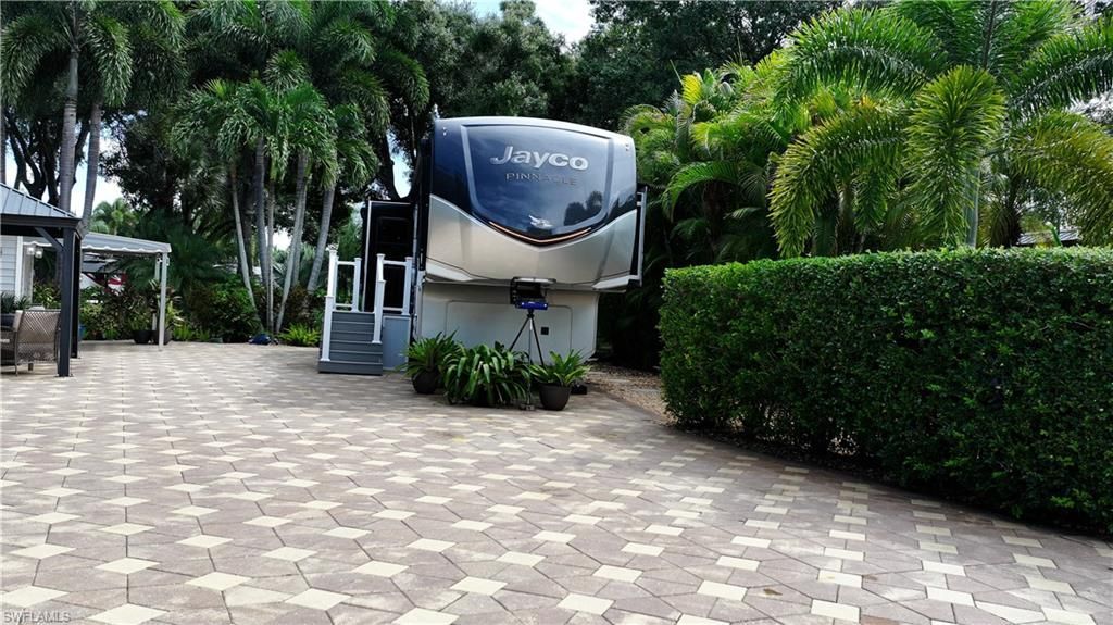 5651 Maplewood Ct , Fort Myers, FL 33905 Photo