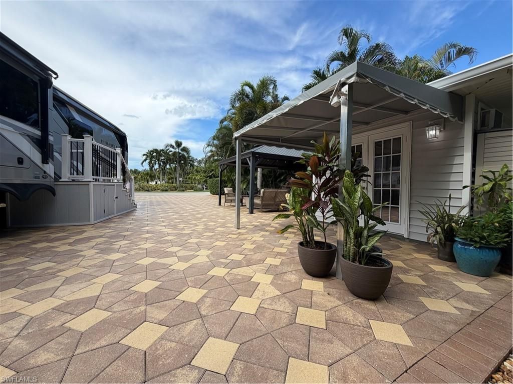 5651 Maplewood Ct , Fort Myers, FL 33905 Photo
