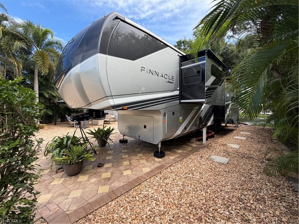 5651 Maplewood Ct , Fort Myers, FL 33905 Photo